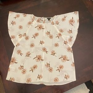 Floral flutter sleeve top